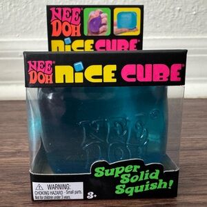 NeeDoh Nice Cube Super Solid Squish Blue